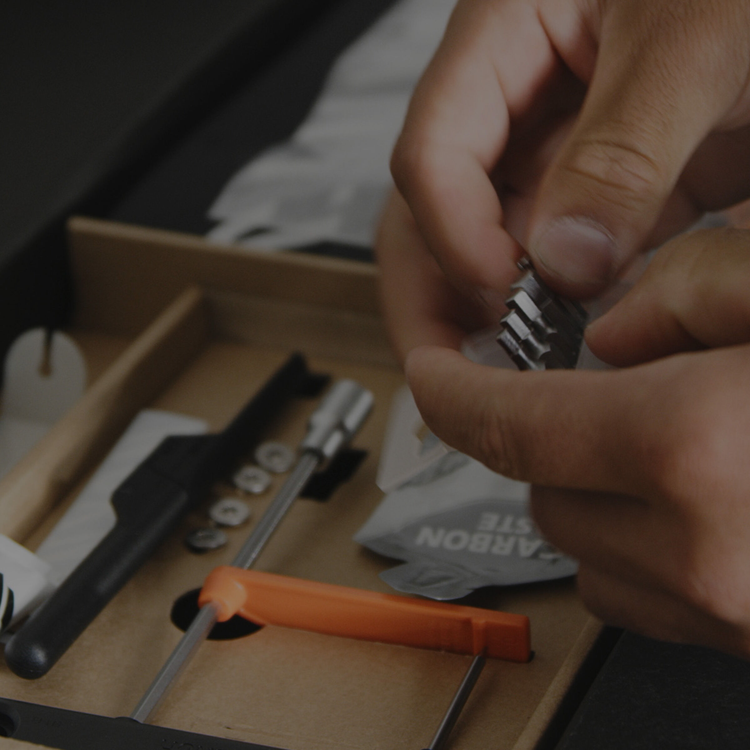 Unboxing and building your Roadlite