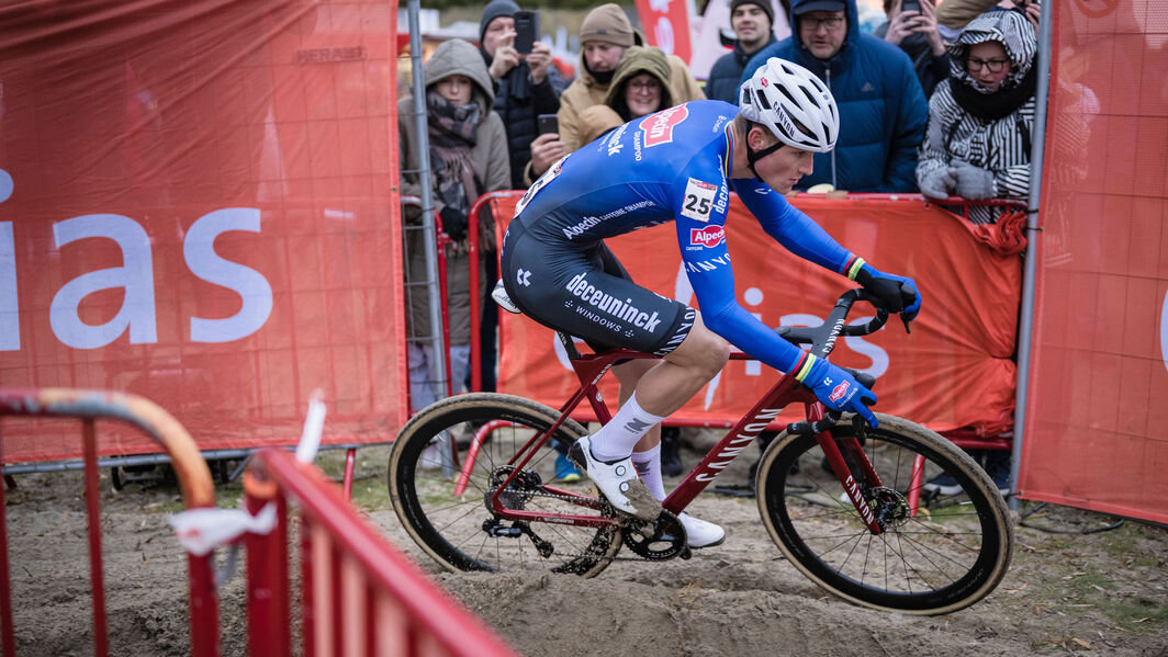 Cyclocross bikes are more versatile Cyclocross bikes are more versatile