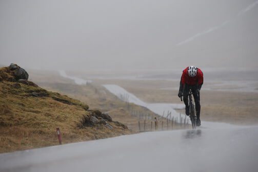 Cycling in the rain: 8 tips for a safe and dry ride Cycling in the rain: 8 tips for a safe and dry ride