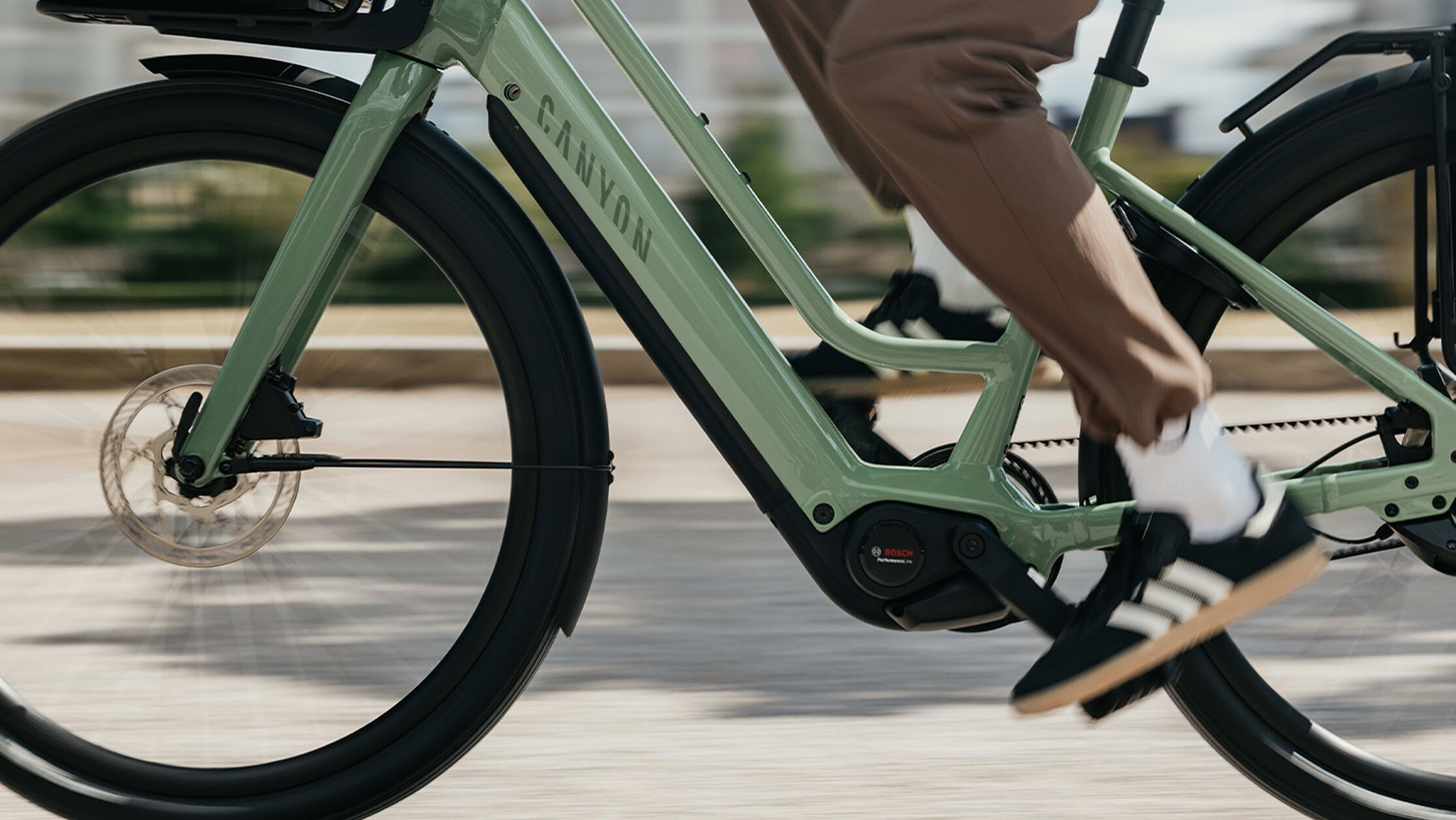 Belt drive vs chain drive bikes: Key features 