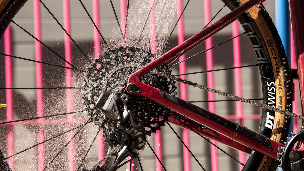 Step 2: rinse your bike frame and wheels Step 2: rinse your bike frame and wheels
