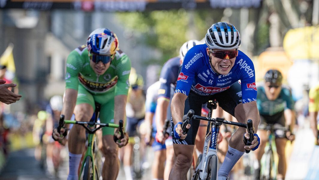 Jasper Philipsen won on the Champs-Élysées at the 2022 Tour de France. Jasper Philipsen won on the Champs-Élysées at the 2022 Tour de France.