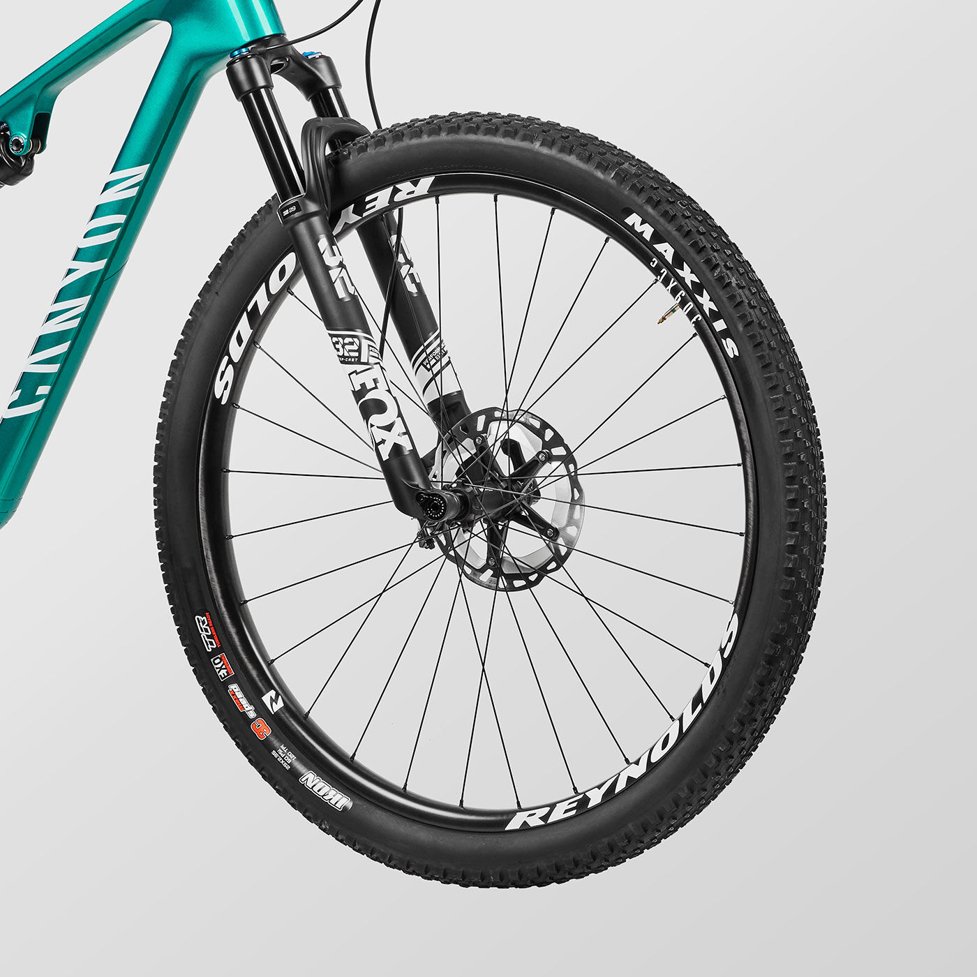 How to choose MTB wheels: the complete mountain bike wheel guide