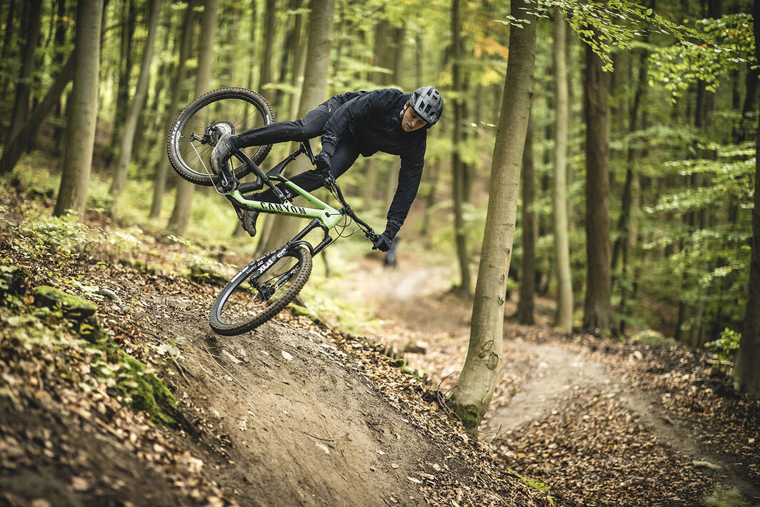 Enduro Mountain Bike Buyer’s Guide Enduro Mountain Bike Buyer’s Guide