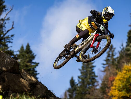 Downhill Mountain Bike Buyer’s Guide Downhill Mountain Bike Buyer’s Guide