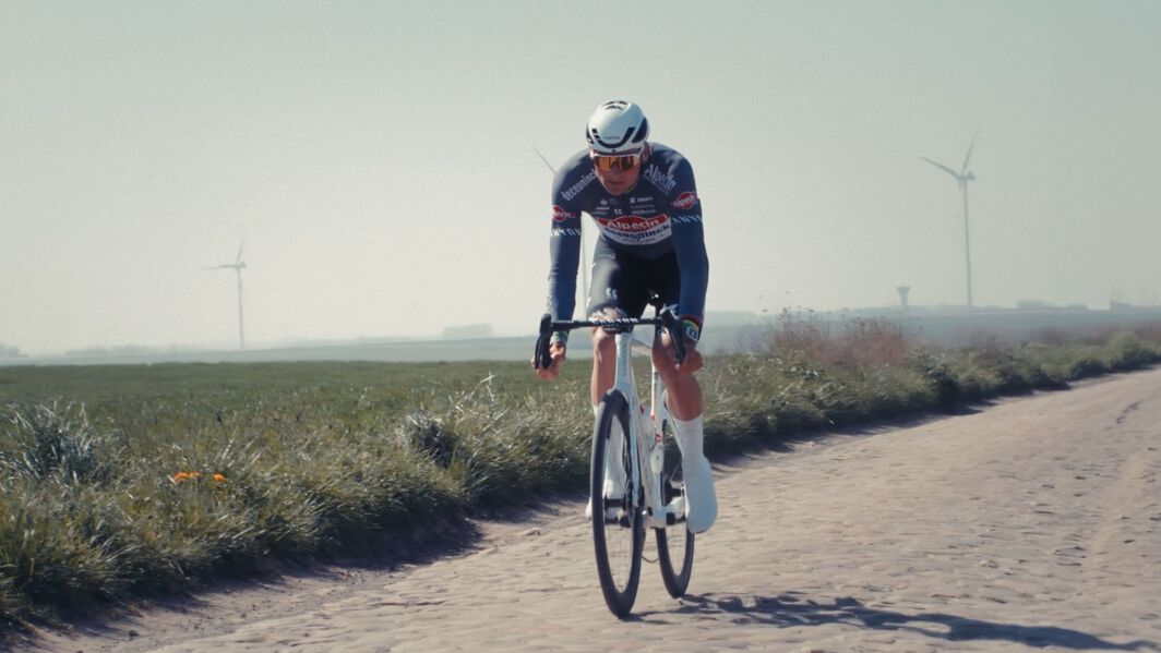 Mathieu van der Poel wins the 2025 Paris-Roubaix on his Canyon Aeroad CFR Tensor – adding to his multiple classic and world titles
