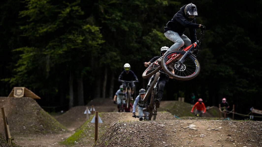 Verfeinere deine Skills im Bikepark Samerberg Verfeinere deine Skills im Bikepark Samerberg
