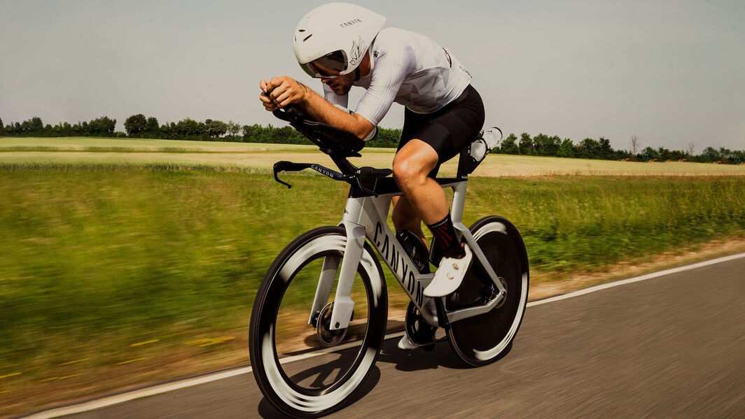 Mastering proper pedaling techniques on a road bike can significantly boost your efficiency, speed, and endurance. Mastering proper pedaling techniques on a road bike can significantly boost your efficiency, speed, and endurance.