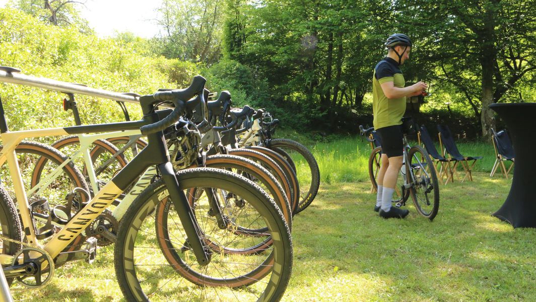 Mit CLLCTV: Tauche ein in die Abenteuer der Gravel-Welt!