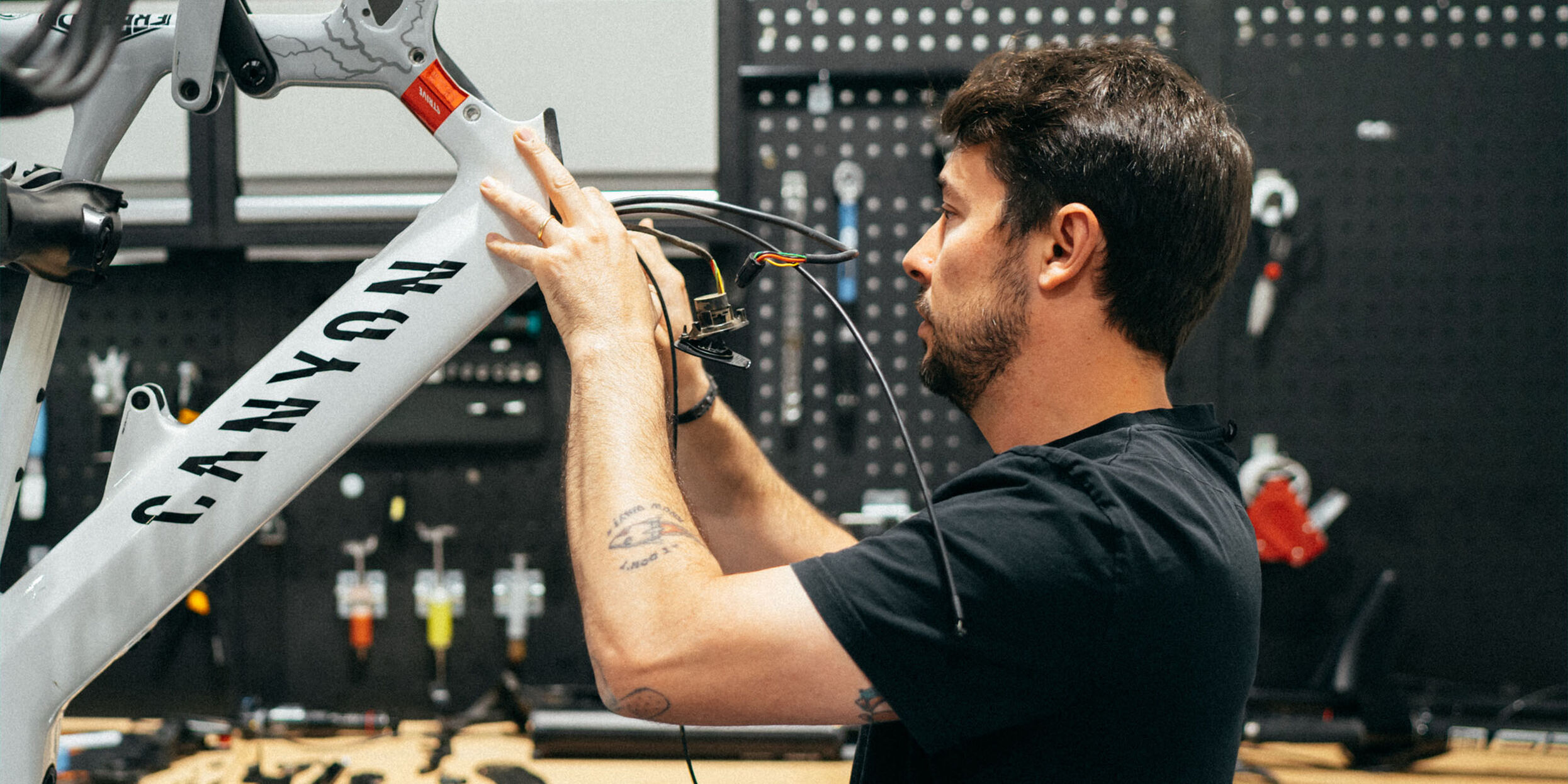 Repairs and servicing at Canyon Factory Service, Tres Cantos