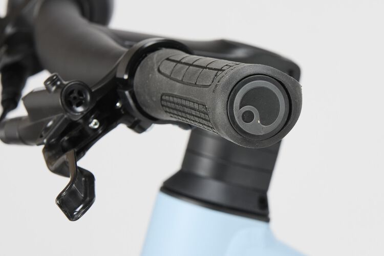 Commuter mid-step Commuter mid-step