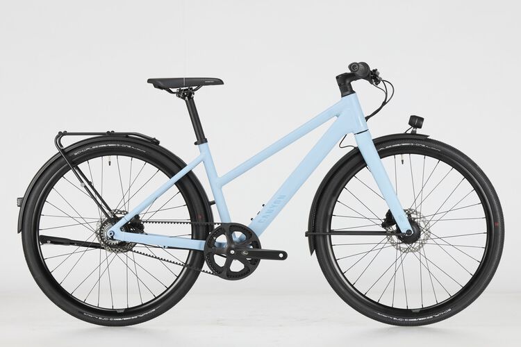 Commuter mid-step Commuter mid-step