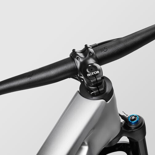 Lux Trail CF 8 Lux Trail CF 8