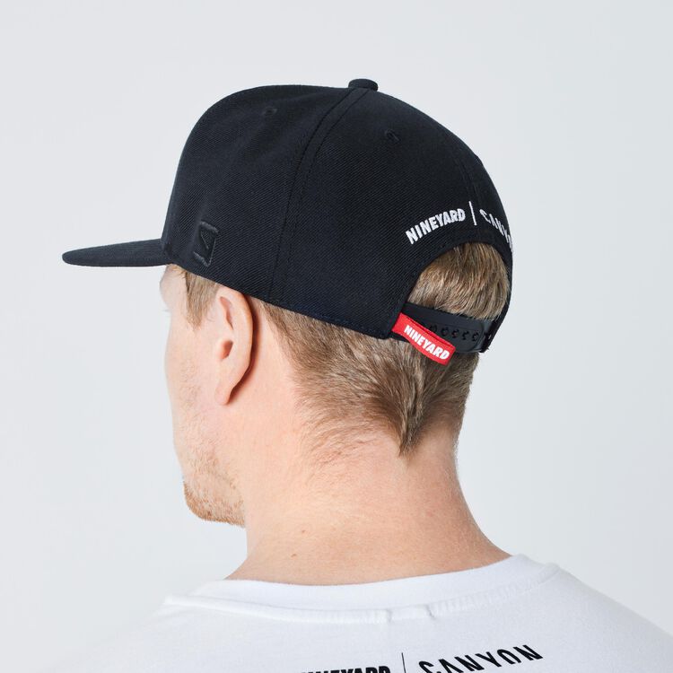 NINEYARD x CANYON Snapback Cap NINEYARD x CANYON Snapback Cap