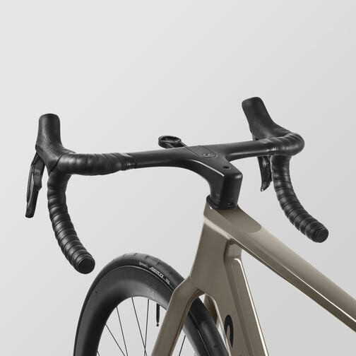 Aeroad CF SLX 7 Di2 Aeroad CF SLX 7 Di2