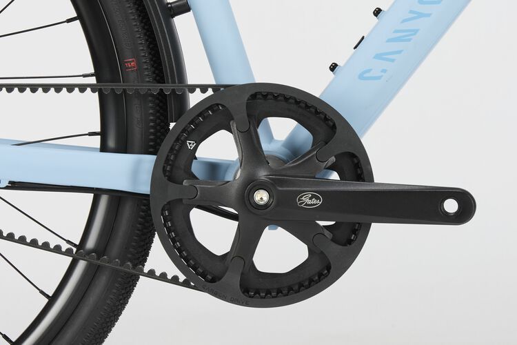 Commuter mid-step Commuter mid-step