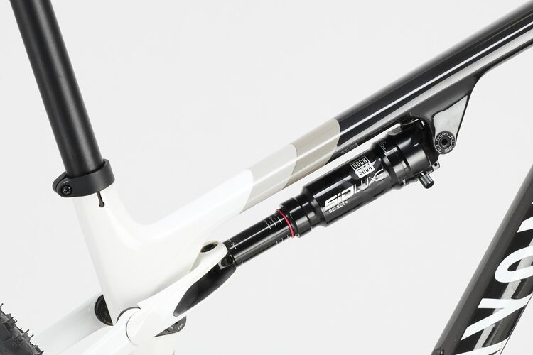 Lux World Cup CF 7 Lux World Cup CF 7