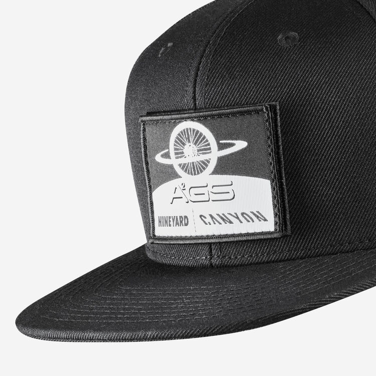 NINEYARD x CANYON Snapback Cap NINEYARD x CANYON Snapback Cap