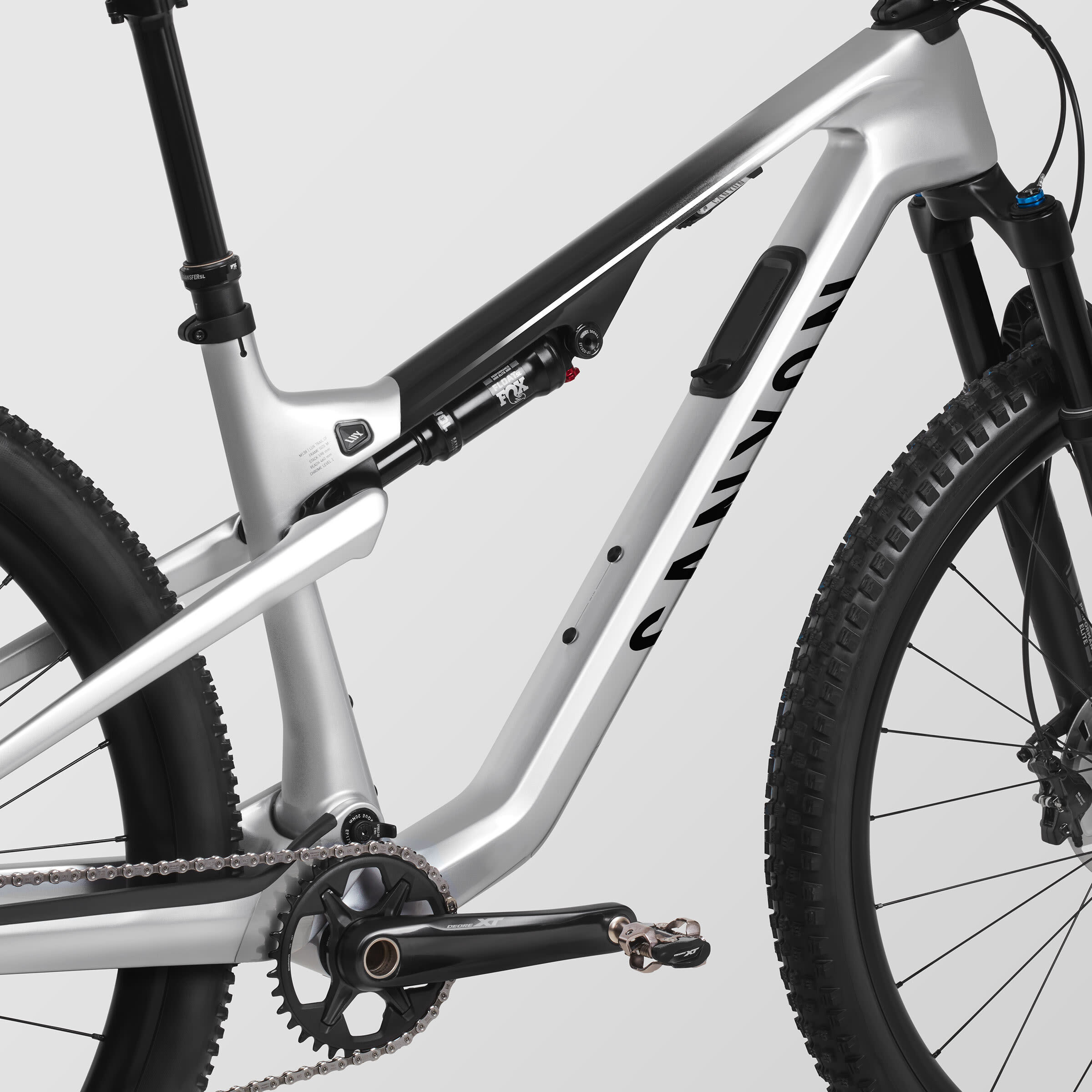 Lux Trail CF 8