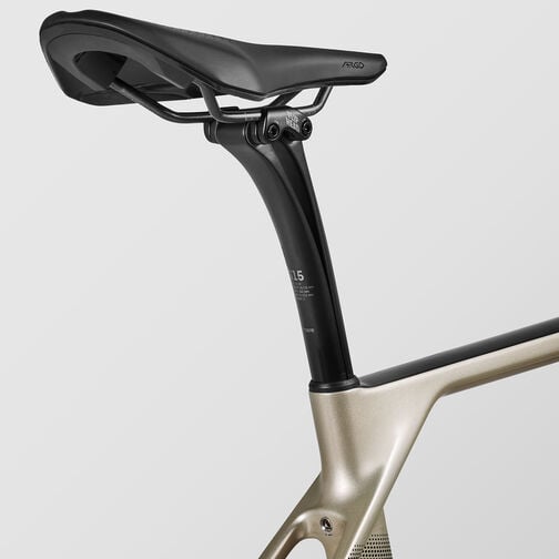 Endurace CF SLX 8 Di2 Endurace CF SLX 8 Di2