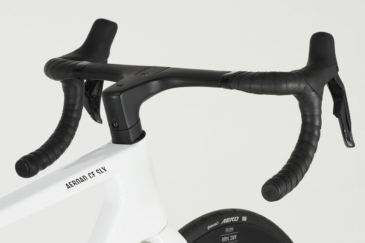 Aeroad CF SLX 8 Di2 Aeroad CF SLX 8 Di2