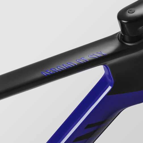 Aeroad CF SLX 8 Di2 Cosmic Aeroad CF SLX 8 Di2 Cosmic