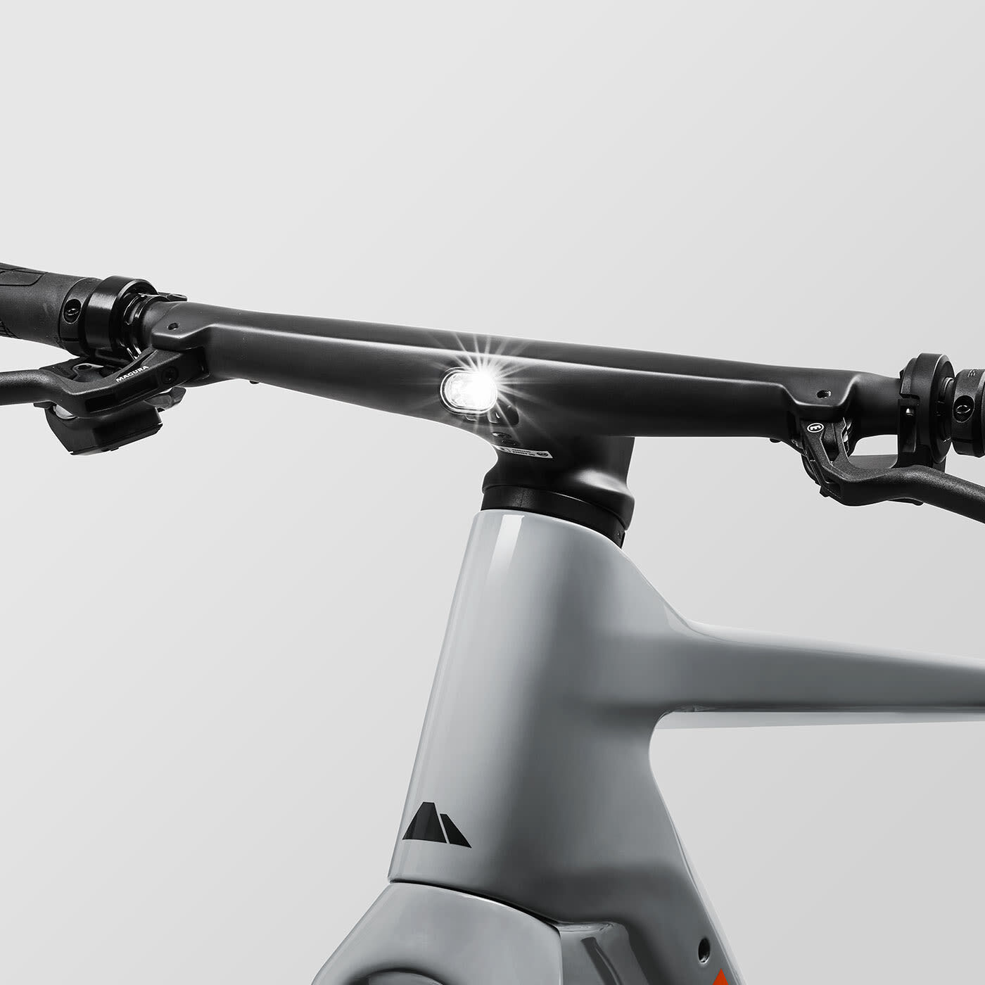 Roadlite:ONfly CF 9 LTD