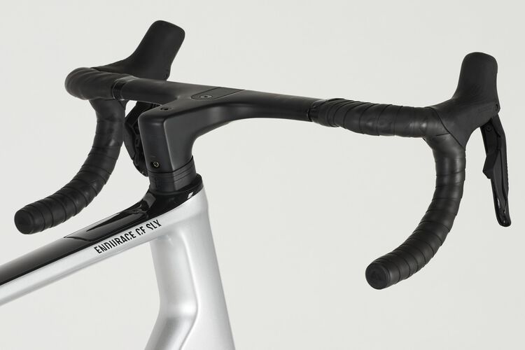 Endurace CF SLX 7 Di2 Endurace CF SLX 7 Di2